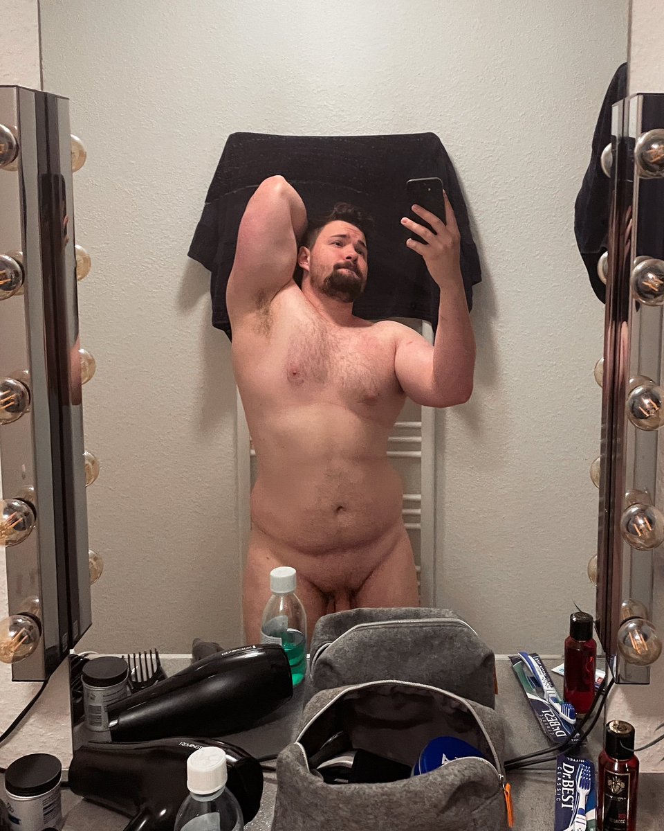 blazebear6ru2's tweet photo. Love handles for better grip 🤤
If you could see it from the front, wait till you see it from the back 🍑 https://t.co/OPrKqdhhrO
