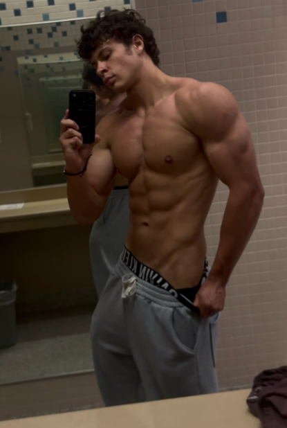 AmericanAlphas1's tweet photo. Who got the best body on X today?
😈😈😈
@Goobr28 
@Tyfitt07 
@KingAureon 
@ChadIsHim https://t.co/E3qkL1I1dn