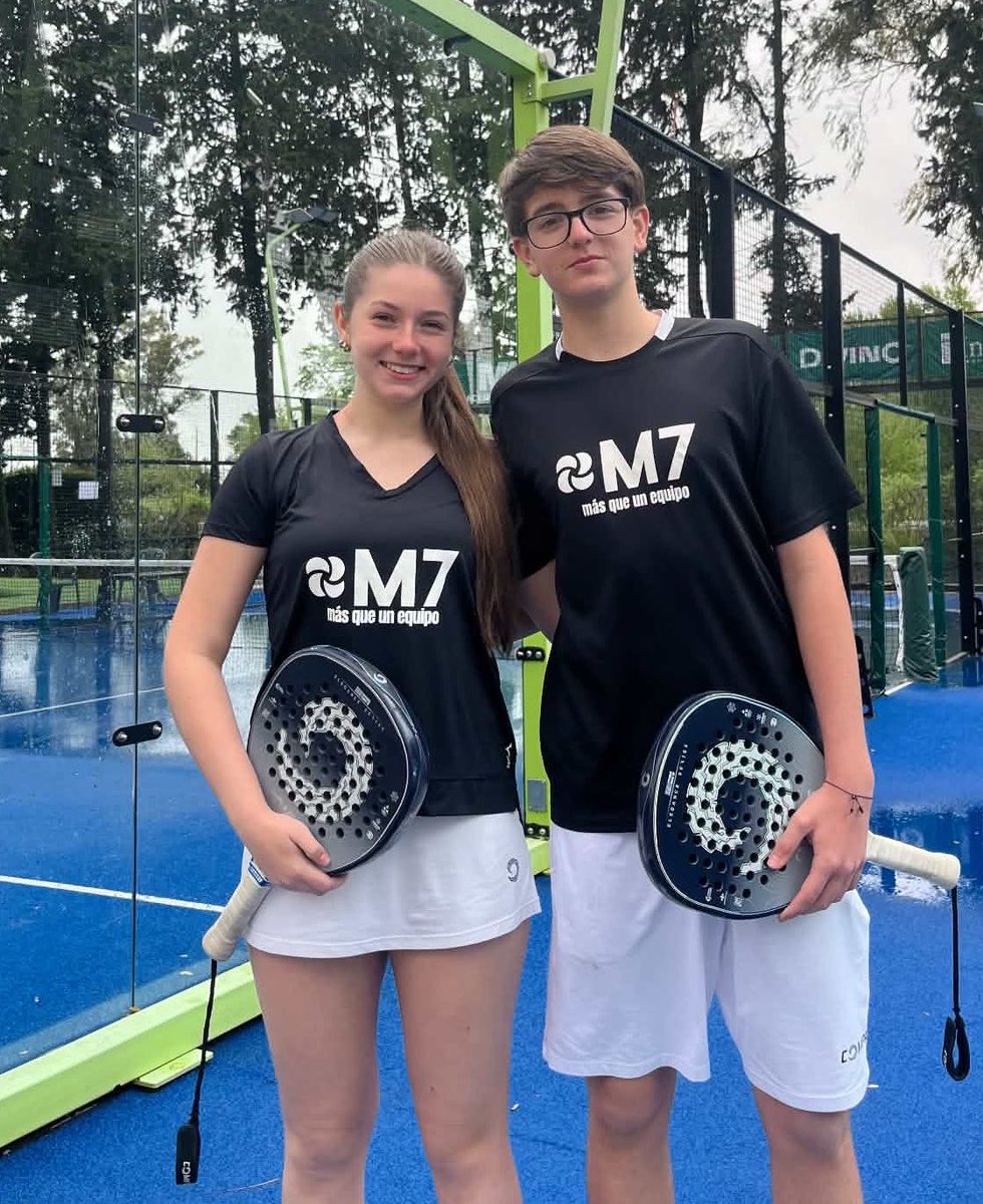 m7uruguay's tweet photo. 𝐏𝐑𝐄𝐏𝐀𝐑𝐀𝐍𝐃𝐎 𝐌𝐄́𝐗𝐈𝐂𝐎 𝟐𝟎𝟐𝟔 🇲🇽

Nuestros atletas PRO Antonella Aguinaga y Lorenzo Conti, también atletas Compass, continúan sumando horas en cancha con la mirada puesta en México 2026.

M7 / Equipo
#masqueunequipo

#uruguay #equipo #padel #mexico2026 https://t.co/Im5KccFAwT