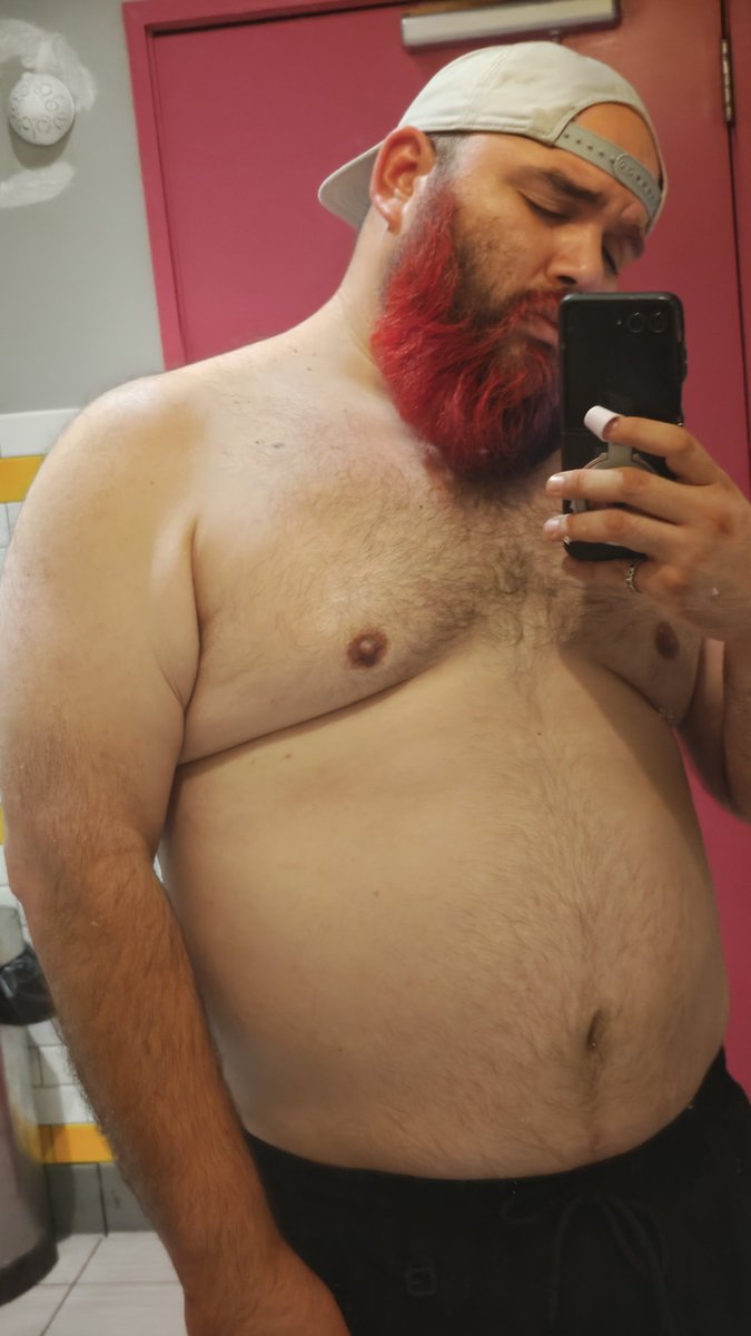 tribear108's tweet photo. I'ma bleach my beard today https://t.co/dfPVfau3DO