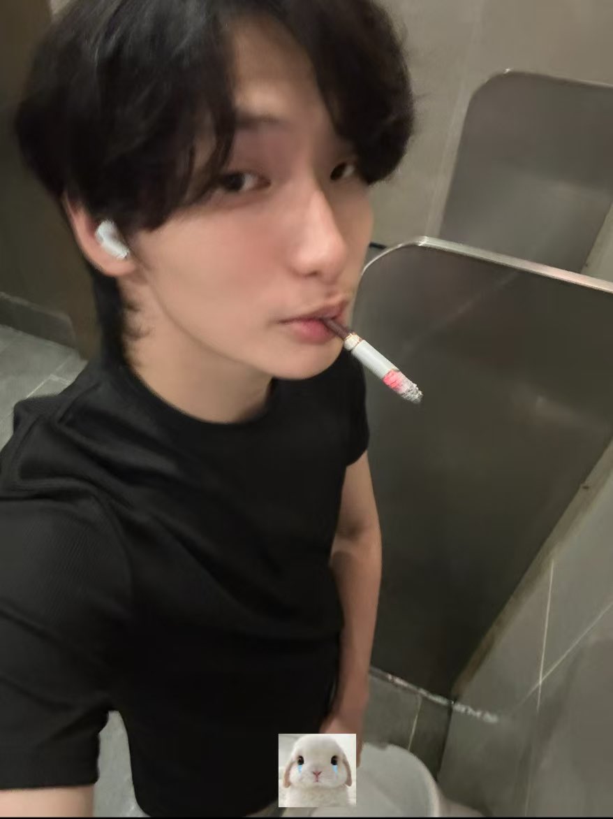Wheezyyisd's tweet photo. 男孩撒尿尿 https://t.co/Vp1HPggqlO