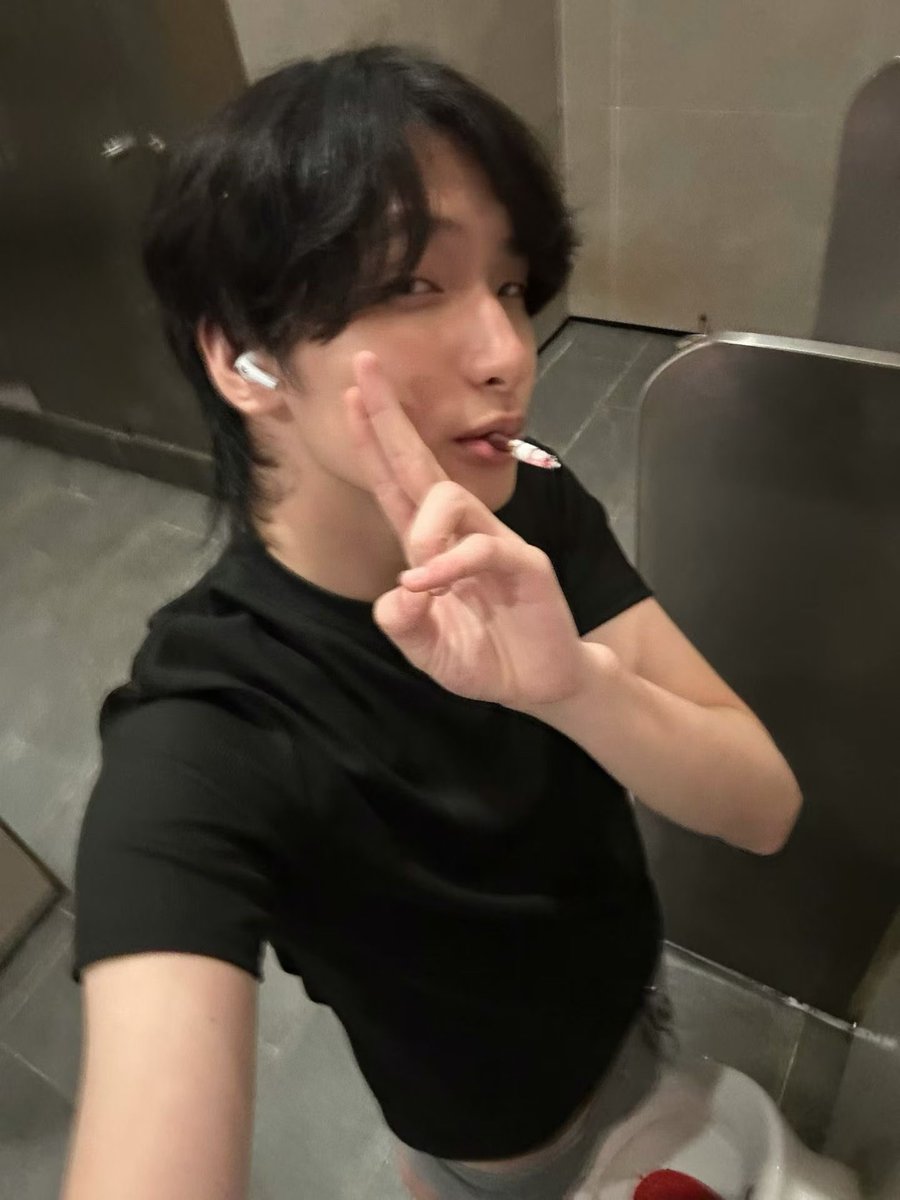 Wheezyyisd's tweet photo. 男孩撒尿尿 https://t.co/Vp1HPggqlO