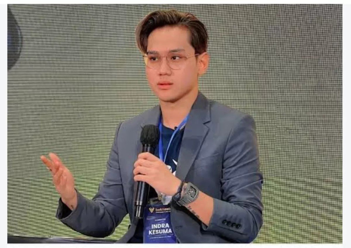 SickFluencers's tweet photo. Indra Kenz udah bebas.
menurut kalian korban apakah sudah terbebas mental healthnya? https://t.co/Xb2ZnCzMio