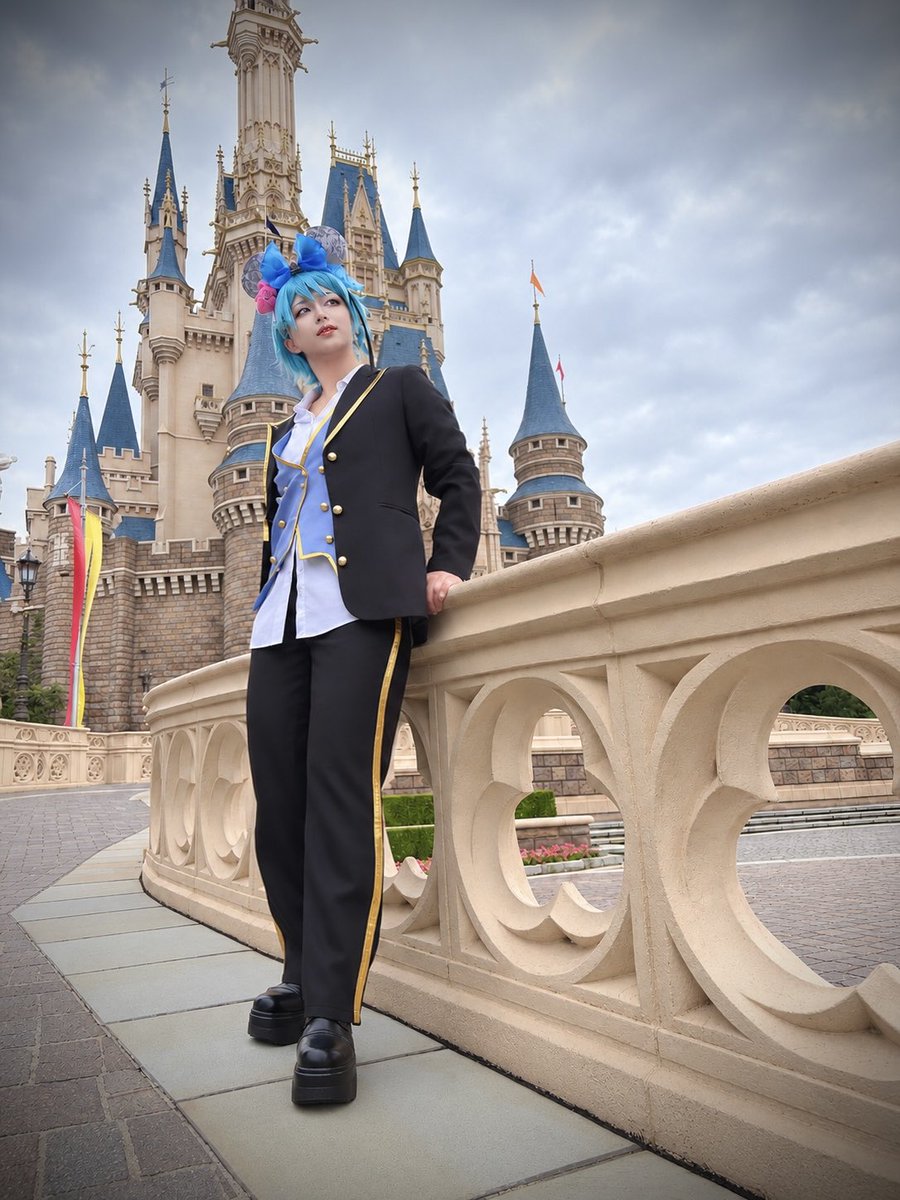 one_one55ken's tweet photo. 初ツイステ仮装でインパ🏰
楽しすぎた😭
 #Dハロ仮装2026  #ツイステ仮装 https://t.co/7YnRjAFmb6