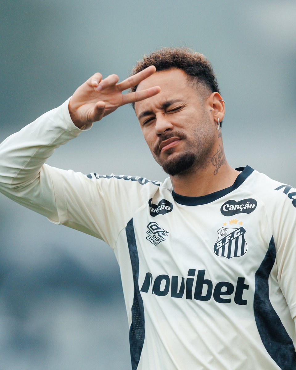 SantosFC's tweet photo. Salve, Neymar! ✌🏽🤙🏽 https://t.co/9Mi7PUQuNI