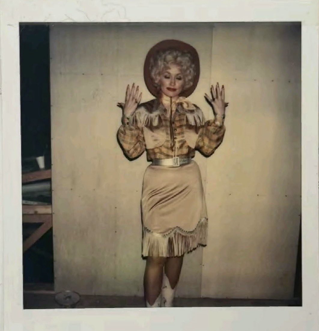 kathreetruther's tweet photo. these BTS polaroids of dolly on the 9 to 5 set 🥹🦋✨🩷 https://t.co/nc2Z6OT5Go
