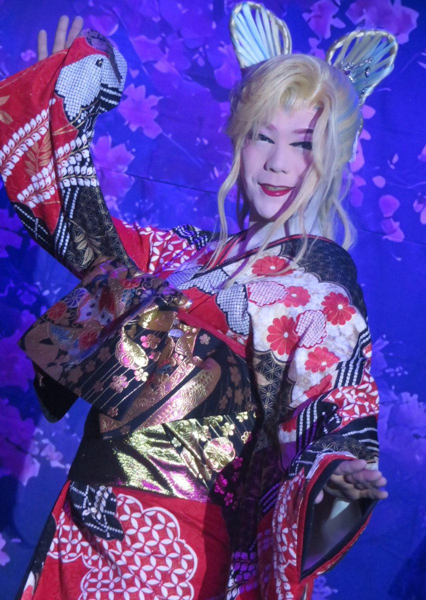 kayoko114's tweet photo. 9/27 鈴成り座
のぼる＆千春＆優翔＆神龍4人祭り
(夜)舞踊ショー
#花組むらさき 
座長 #南條のぼる 
特別ゲスト
#椿千春 
#澤村優翔
#劇団神龍
#澤村神龍 https://t.co/JoIsVJeO4Q