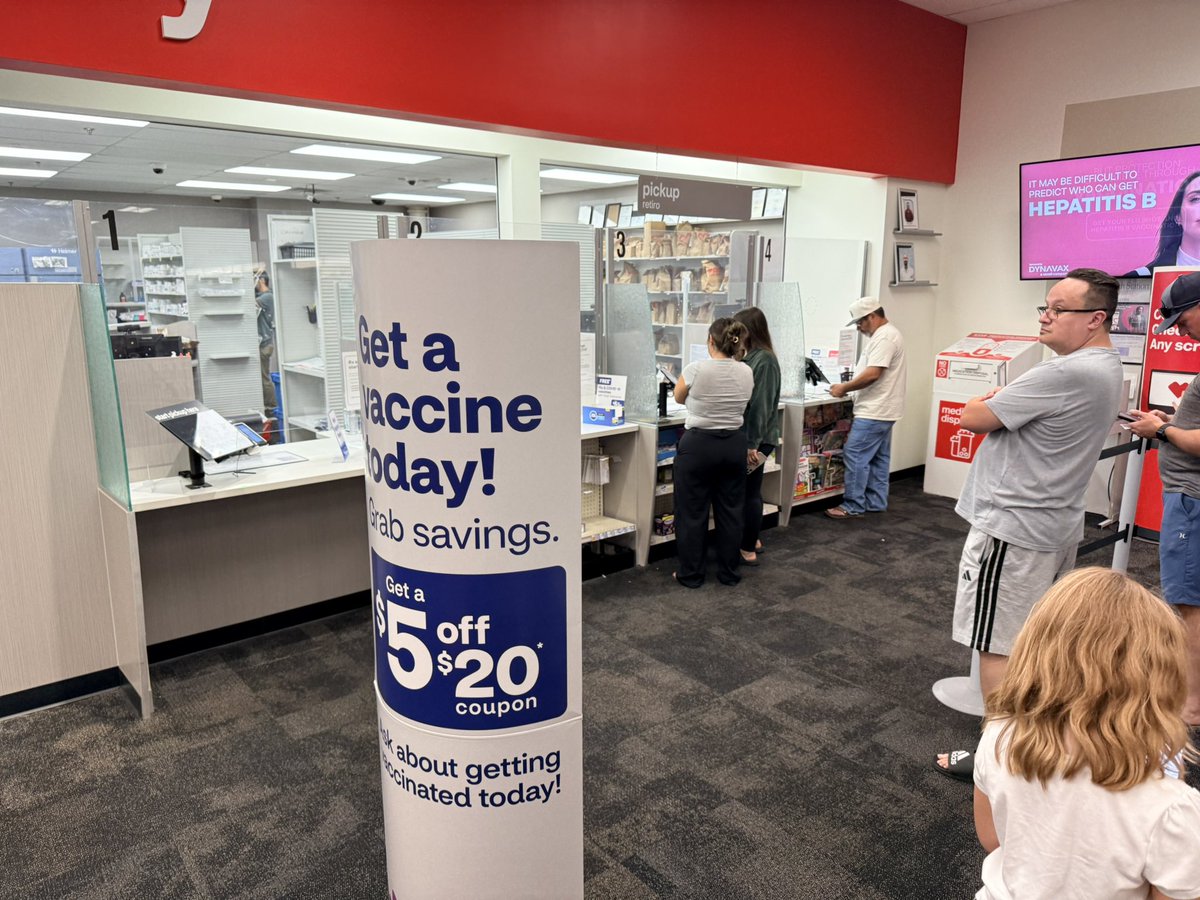 red_state_dream's tweet photo. @cvspharmacy 21 W Horizon Ridge Pkwy.  Henderson NV.  Another LONG LINE  with ONE open register.  I LOATHE CVS https://t.co/I2o8StZHKs
