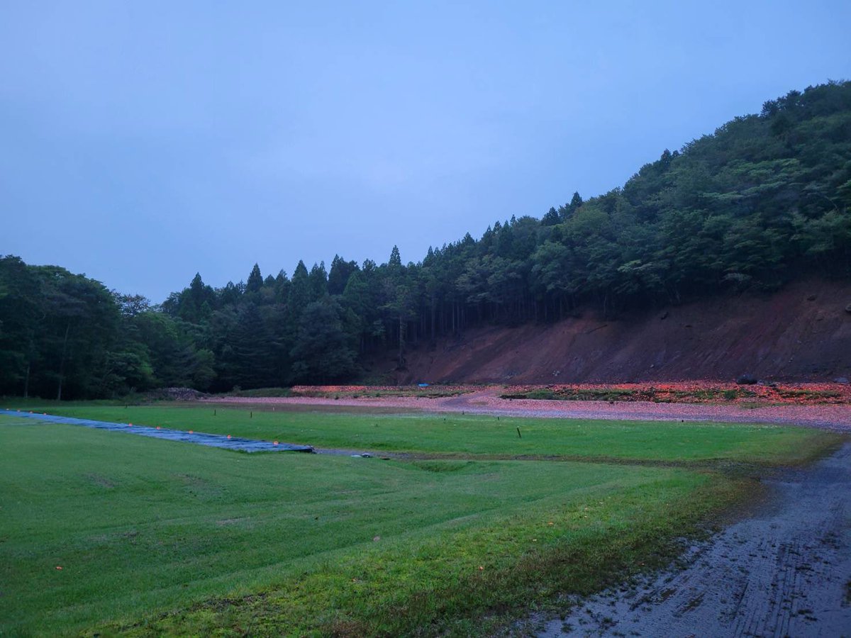 suyamashooting's tweet photo. おはようございます☀
9月29日（火）今朝の須山情報です。
天気　雨☔
気温　18℃
風　　微風
本日はB面教習射撃（午前）入っています。
しっかり雨の須山です。肌寒いので軽めの上着をご持参くださいませ。

本日も皆様のご来場スタッフ一同心よりお待ちしております。 https://t.co/03AJaiY0ii