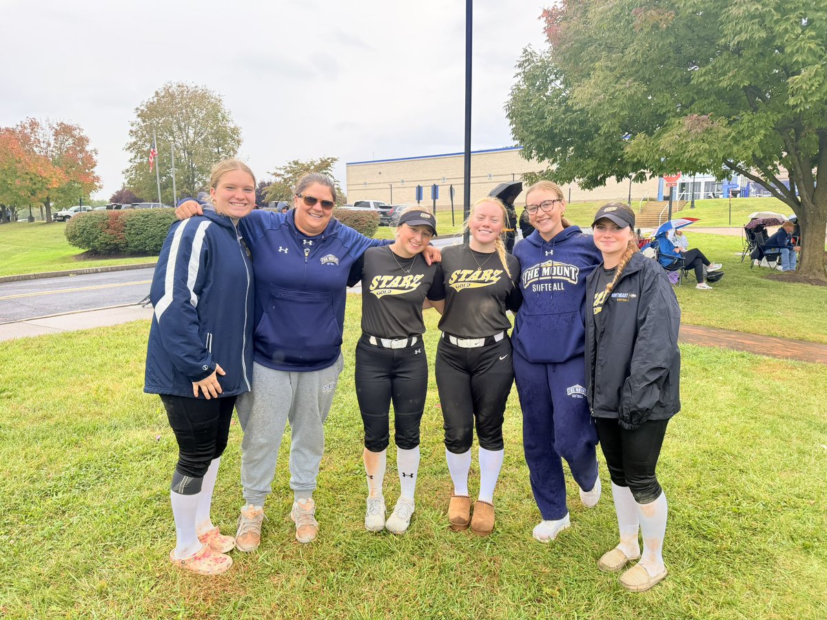 Sjbossom2010's tweet photo. Thank you @Mount_SB for having us play, even though it wasn’t the best weather i still has so much fun playing on the field and playing with my teammates. I learned many new drills from hitting with the players. I was so happy i got to see @MadisonB2026 always happy seeing her! Can’t wait to be back. @StarzGoldAPI @ExtraInningSB @DiamondAddicts @LineDsoftball