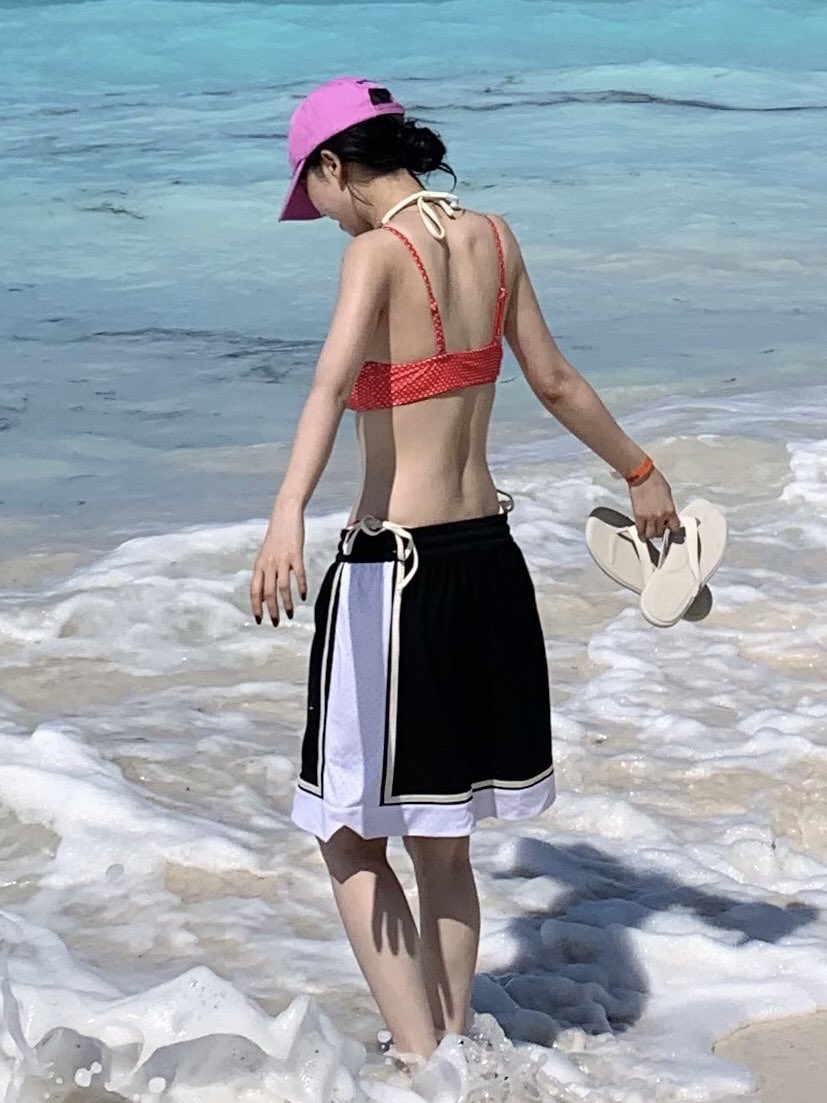 icurina's tweet photo. karina’s back….i feel insane https://t.co/NvDKUInzXn