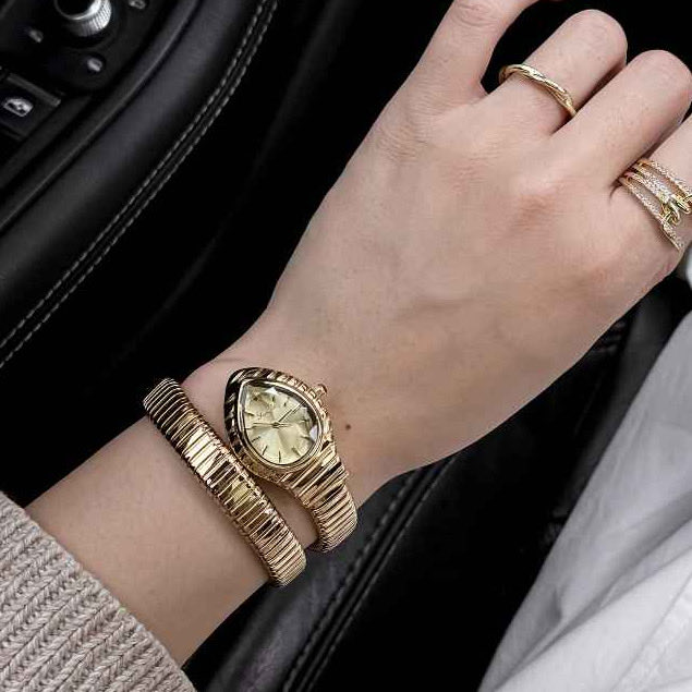 JournalyOutfit's tweet photo. 𝗔𝗞𝗨 𝗞𝗜𝗥𝗔 𝗝𝗔𝗠 𝗧𝗔𝗡𝗚𝗔𝗡 𝗜𝗡𝗜 𝗕𝗔𝗞𝗔𝗟 𝗝𝗔𝗗𝗜 𝗖𝗜𝗡𝗧𝗔 𝗬𝗔𝗡𝗚 𝗡𝗚𝗚𝗔𝗞 𝗕𝗜𝗦𝗔 𝗗𝗜𝗠𝗜𝗟𝗜𝗞𝗜…😭⌚✨

Soalnya harga aslinya bisa puluhan sampai ratusan juta 🥹💸

 ����𝘼𝙋𝙄𝙄𝙄𝙄…

𝘼𝙆𝙃𝙄𝙍𝙉𝙔𝘼 𝘼𝙆𝙐 𝙉𝙀𝙈𝙐 𝘿𝙐𝙋𝙀𝙉𝙔𝘼 (𝘽𝙐𝙆𝘼𝙉 𝙆𝙒)😭🤏🏻 https://t.co/9l7A081uml