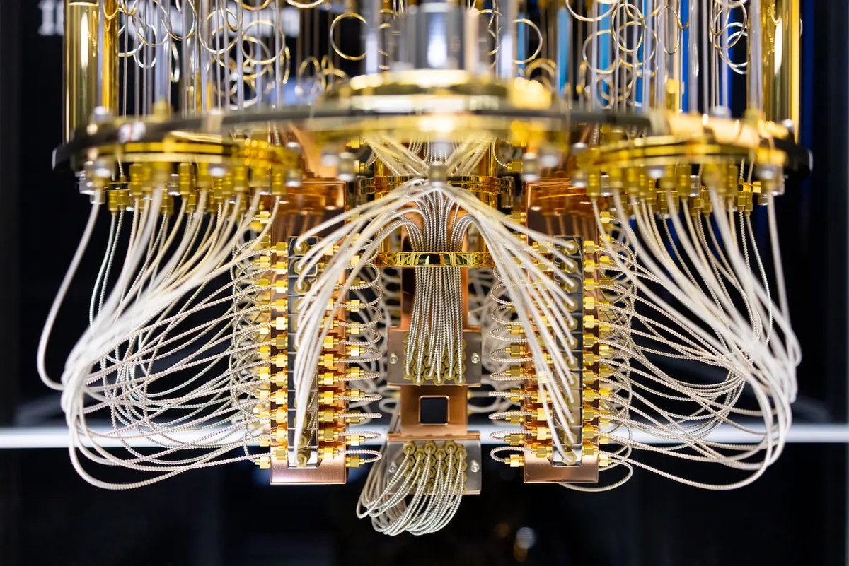 singularityhub's tweet photo. US Launches $215 Million Race to Build an Error-Corrected Quantum Computer by 2028 https://t.co/bo8CasrpzJ https://t.co/1mLngr3O8t