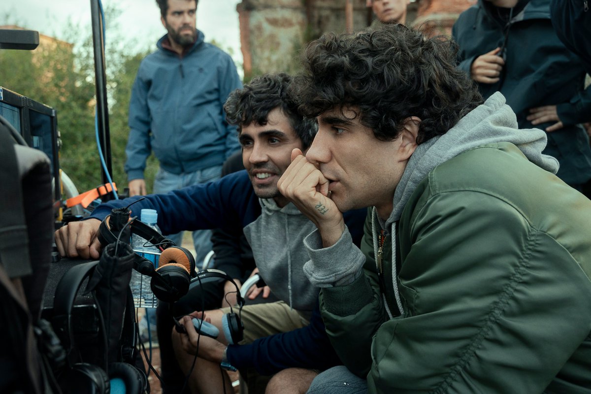 OutonFilm's tweet photo. Netflix has released the FINAL TRAILER for LA BOLA NEGRA! ๐ฌ Before its Netflix release, experience this powerful story of desire, pain, love & LGBTQ+ identity across three generations at #OOF39.
๐
Oct. 4 | 6:30 PM
๐๏ธ https://t.co/H6nedneD0X https://t.co/oL8ByOJ1qI