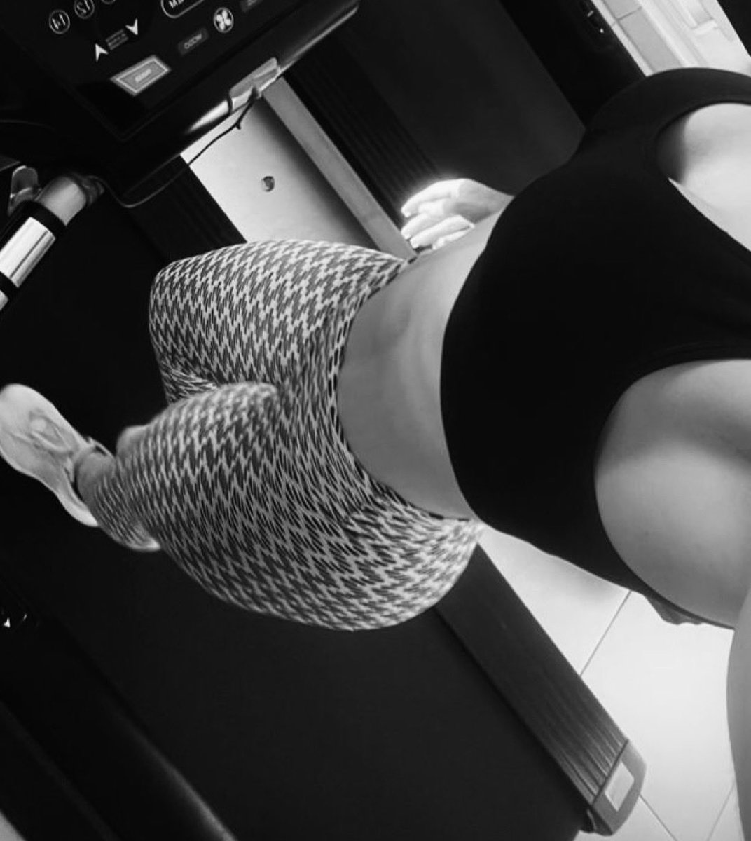 Kitypatas11's tweet photo. Después del gym a donde ? ♥️💄👄 https://t.co/qatU4JCZ9f