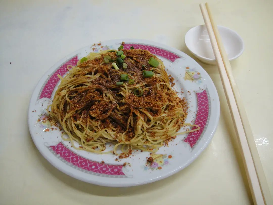 7h303076's tweet photo. [I tried a new dish, the crab flavor shrimp sauce paired with crispy noodles—definitely worth a try!]， https://t.co/NQI1hB4lLA