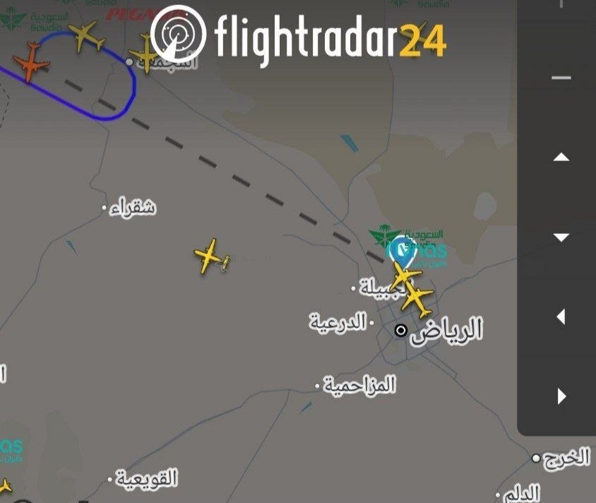 Sjehjcshj3385's tweet photo. عاجل

الآن يحدث توقف كامل لحركة الملاحة الجوية في مطار الرياض . https://t.co/j2blLDuhTG