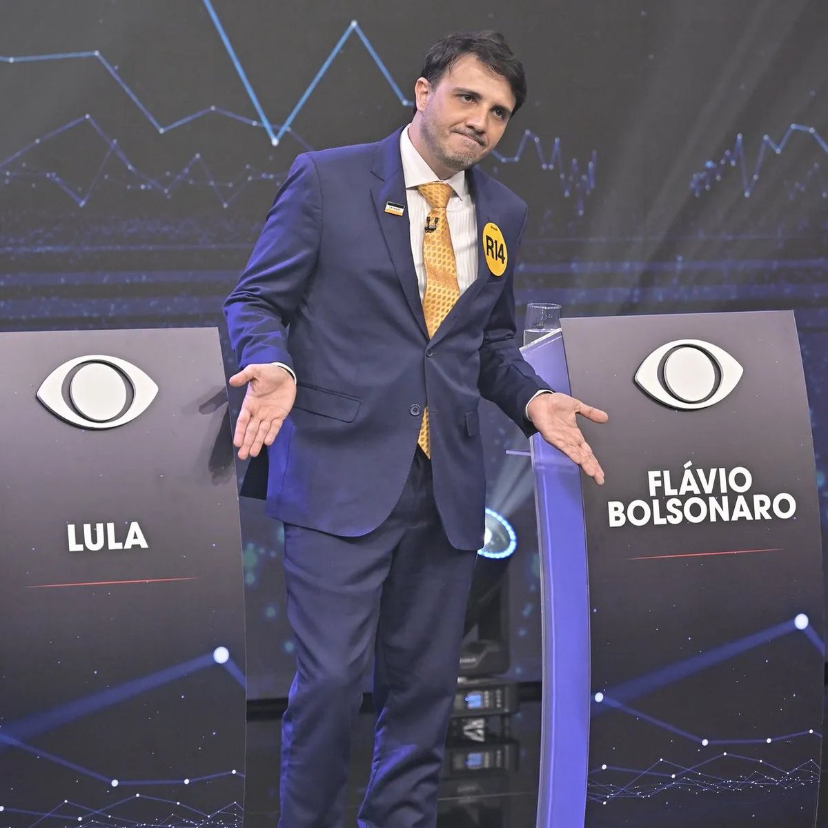 republiqueBRA's tweet photo. 📺 🗣️ Renan Santos considera remota a possibilidade de ser convidado para o debate presidencial da Globo: “Honestamente, eu acho o seguinte: se eu for, o Flávio não vai. Acho que eles [Globo] preferem que vá o Flávio”. https://t.co/oGONRO3Vi8