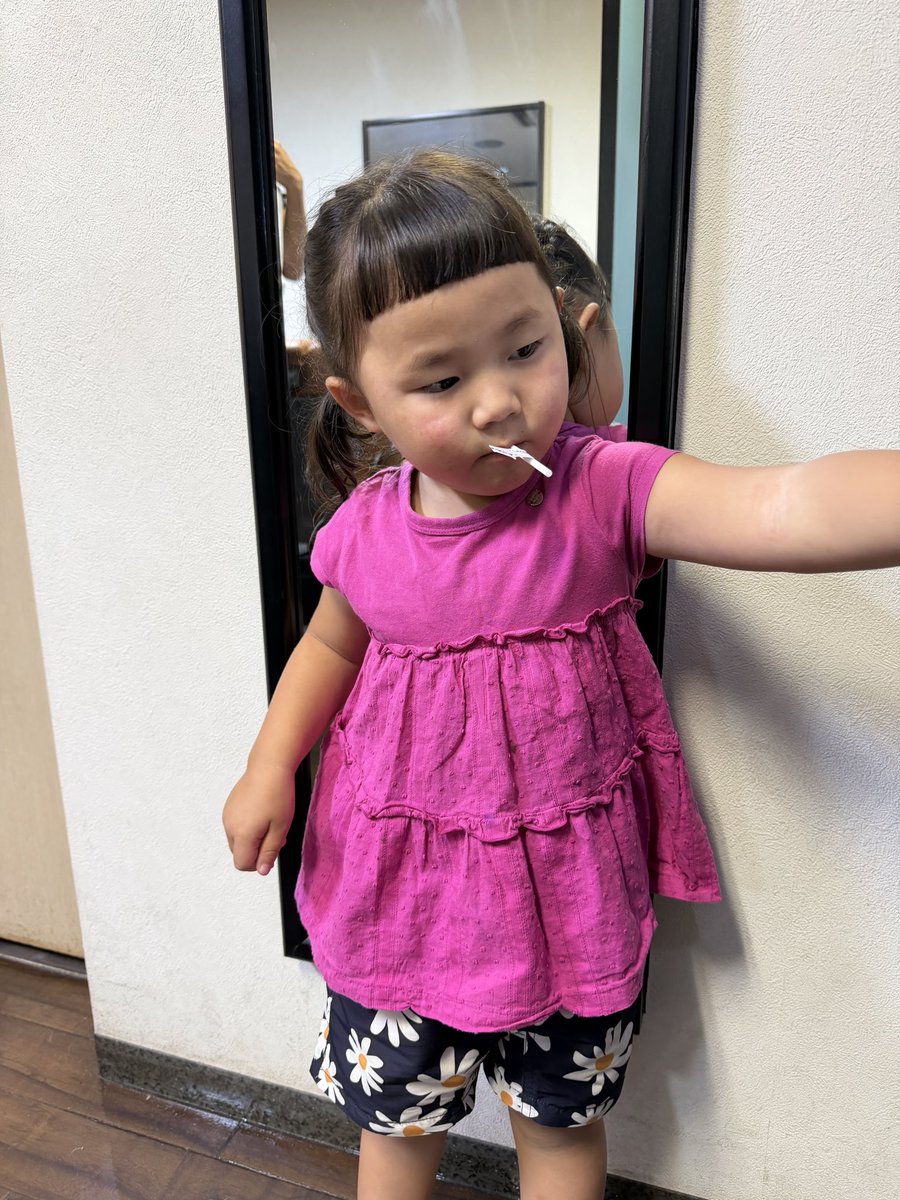 hs_amasaki's tweet photo. 3歳のIちゃん。
前髪パッツンがとても可愛い女の子🩷

#平日キッズ割引
キッズカット ¥3300→¥2300
 (一人で椅子に座れる小学生以下のお子様)
中学生カット ¥3520→¥2520
※土日祝は除く
 
#東淀川区 
#ヘアサロンアマサキ
#子育て支援
#幼児カット https://t.co/M1yhUmrCsk
