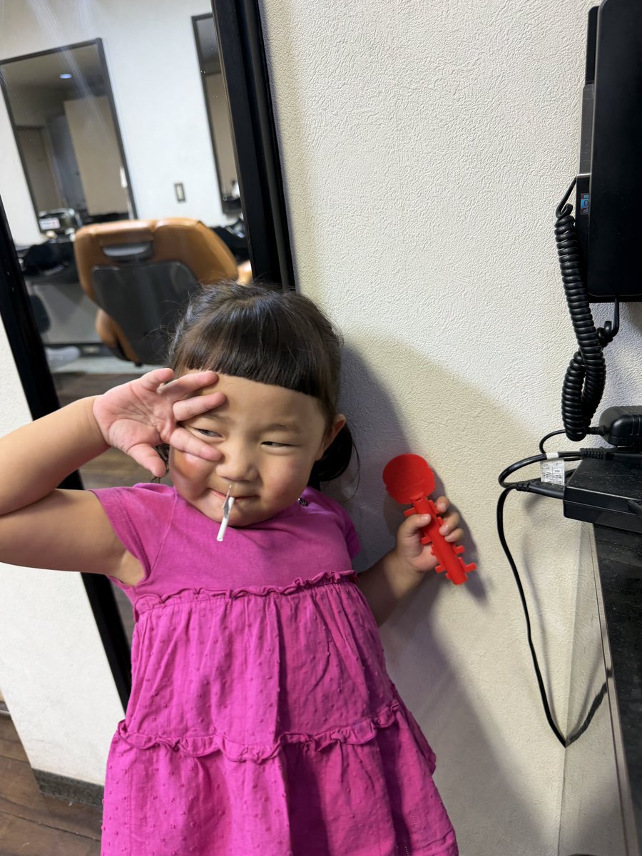 hs_amasaki's tweet photo. 3歳のIちゃん。
前髪パッツンがとても可愛い女の子🩷

#平日キッズ割引
キッズカット ¥3300→¥2300
 (一人で椅子に座れる小学生以下のお子様)
中学生カット ¥3520→¥2520
※土日祝は除く
 
#東淀川区 
#ヘアサロンアマサキ
#子育て支援
#幼児カット https://t.co/M1yhUmrCsk