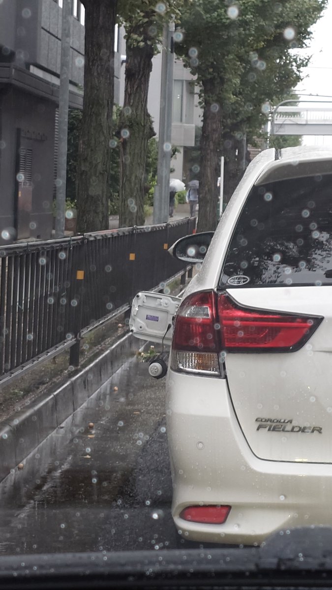 brmbl5_8758's tweet photo. キャップまで開けちゃってるのは珍しい気するなぁ〜 https://t.co/DqMtLosga9