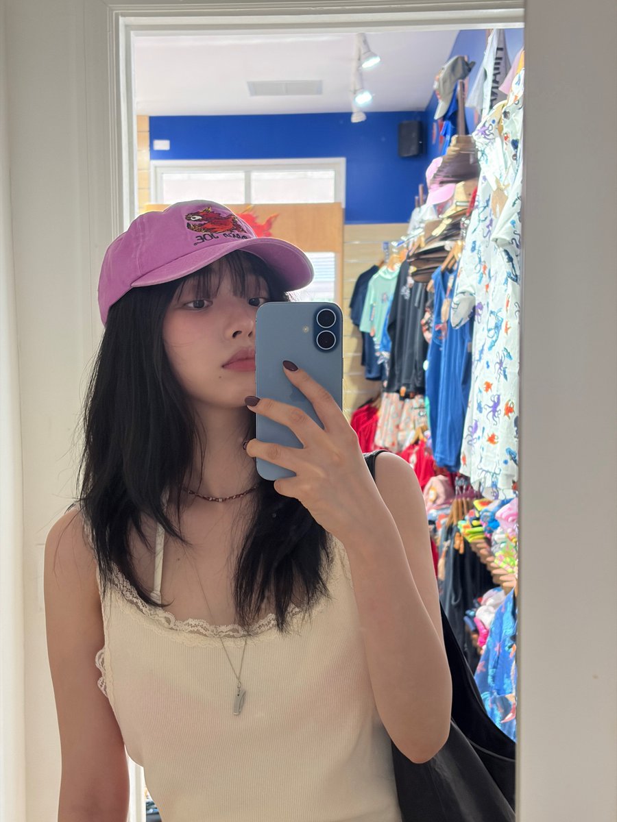 aEssdcc's tweet photo. ela bem juntinho play mds essa mulher acaba cmg https://t.co/rFt7yLCQHk