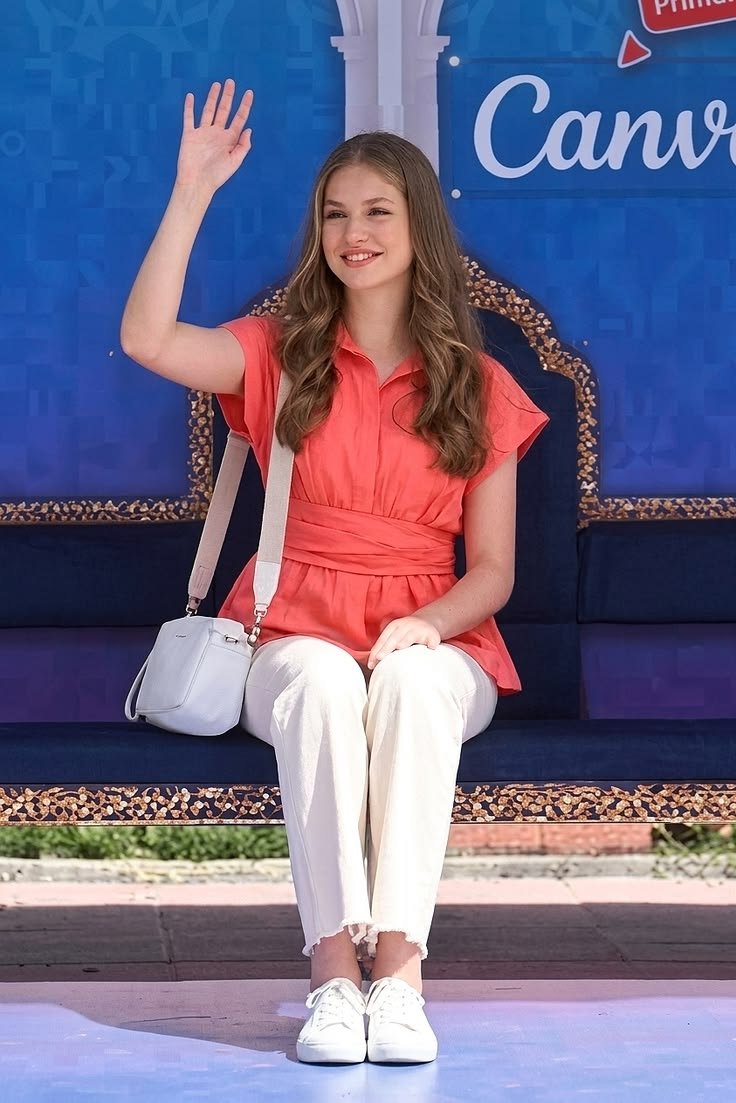 princessLe7vek's tweet photo. 👋 Hi https://t.co/9pPXaFsDSX