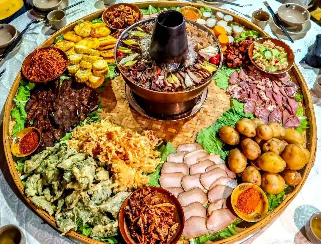 michael29049752's tweet photo. The remote qiang folk area shows no need for blind showing off; even simple meals taste warm. https://t.co/0deufE6Hvt