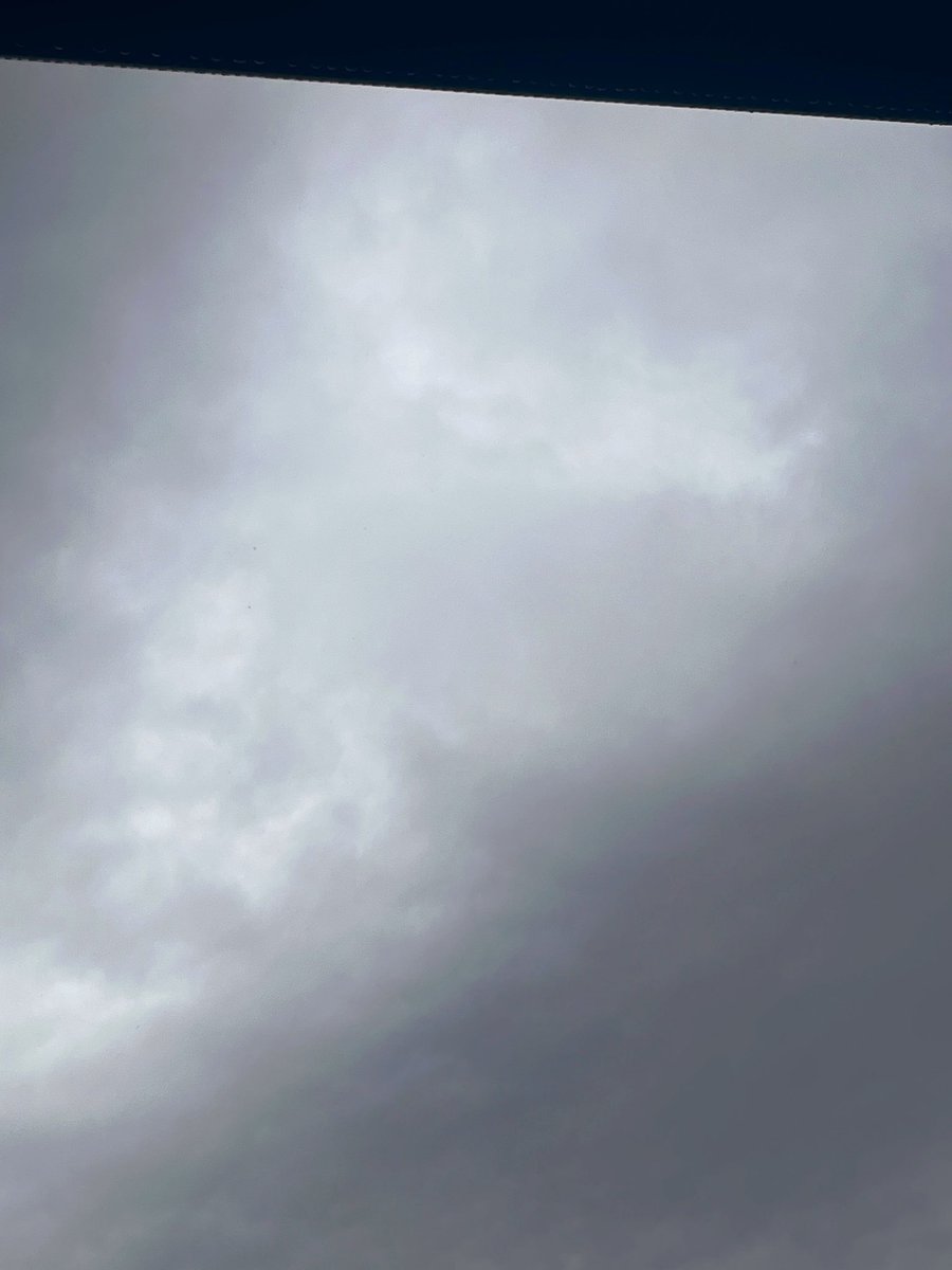 backhorn_am's tweet photo. おはようございます♪

今年はホントによく降る雨ですね...

今日も頑張っていきましょう😉

#雨
#曇天
#おはよう https://t.co/K0l4FkG8PO