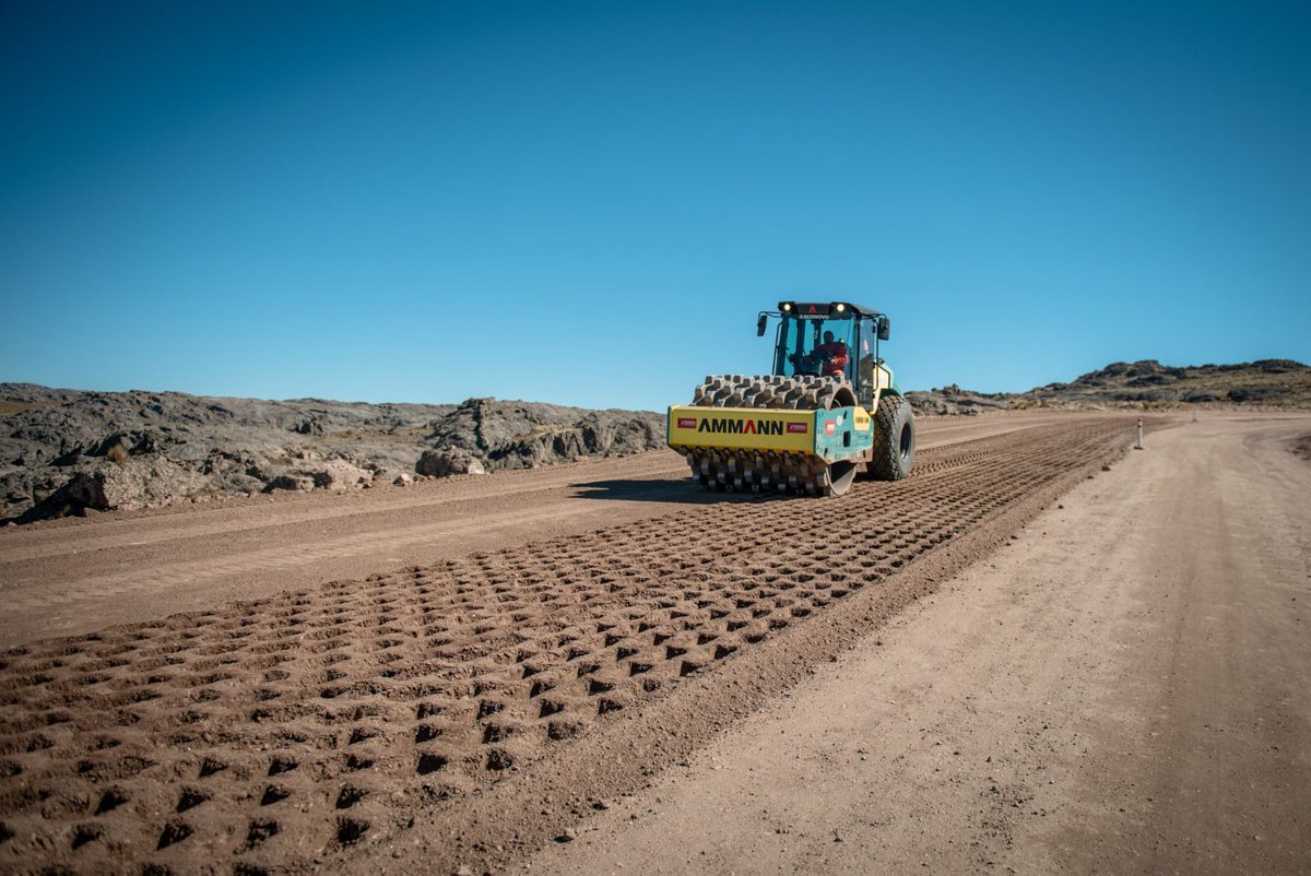 ManuelCalvoCba's tweet photo. El nuevo Camino de Los Gigantes va a transformar la conexión entre Punilla y Pocho y abrir nuevas oportunidades para el oeste cordobés. La RP 28 avanza como corredor estratégico para mejorar la circulación y potenciar el turismo y la producción. 
#HacerParaCrecer https://t.co/ltGmsBpMaw