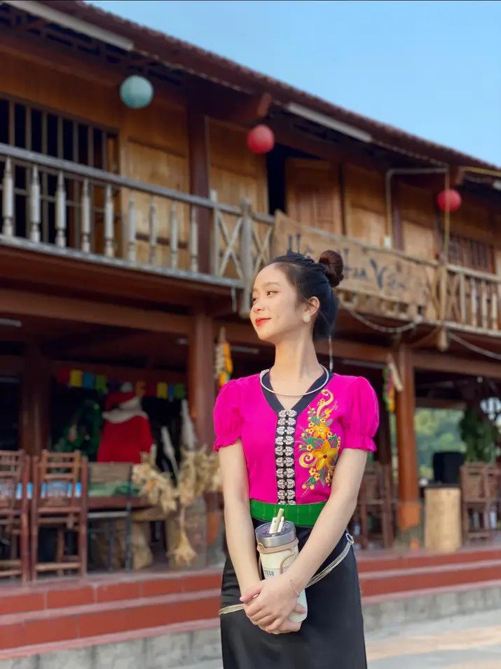 TingKaiHou's tweet photo. GOOD MORNING THỨ 3.

Nắng lên hóng chút bình yên,
Mang theo may mắn dịu hiền hôm nay,
Mong cho mọi chuyện đủ đầy.

Thứ Ba bạn đã sẵn sàng đón ngày mới chưa? https://t.co/yMviGBZI6F