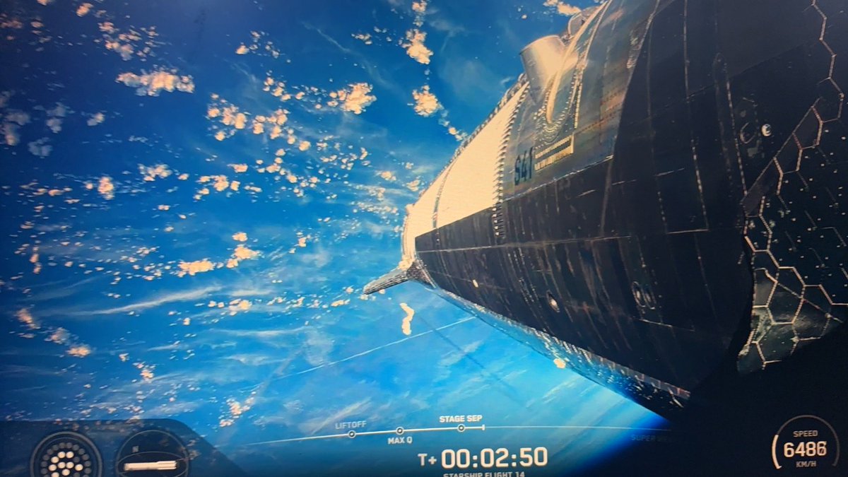 7868uu's tweet photo. That's really cool 😎 @elonmusk @SpaceX https://t.co/Ntj69gf5Jc