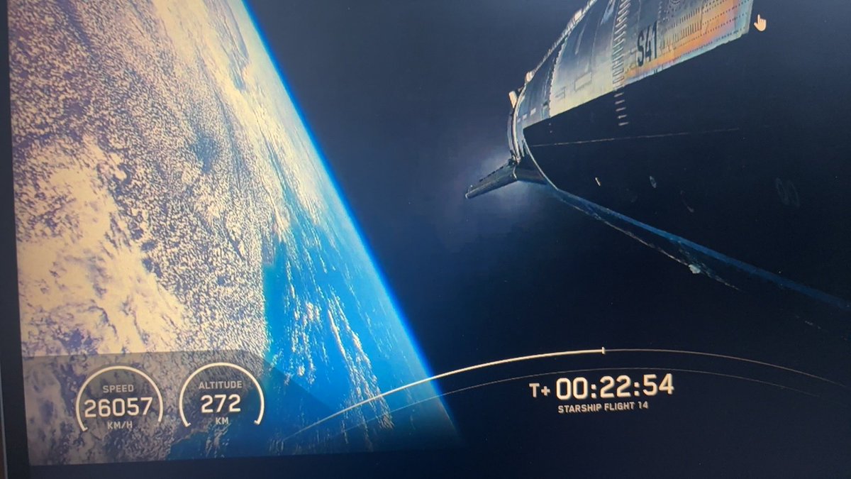 7868uu's tweet photo. That's really cool 😎 @elonmusk @SpaceX https://t.co/Ntj69gf5Jc