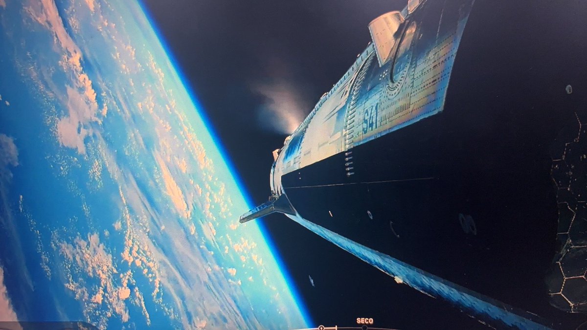 7868uu's tweet photo. That's really cool 😎 @elonmusk @SpaceX https://t.co/Ntj69gf5Jc
