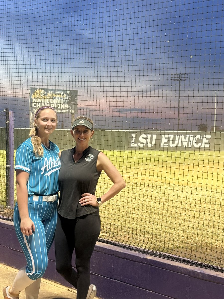 MaeSavant's tweet photo. Just wanted to Thank LSUE for a good camp Sunday, and Coach Carrie for inviting me to go pick up with them, Loved meeting new people and getting reps in!! @LSUEBengalsSB https://t.co/Xmxfnuxemx
