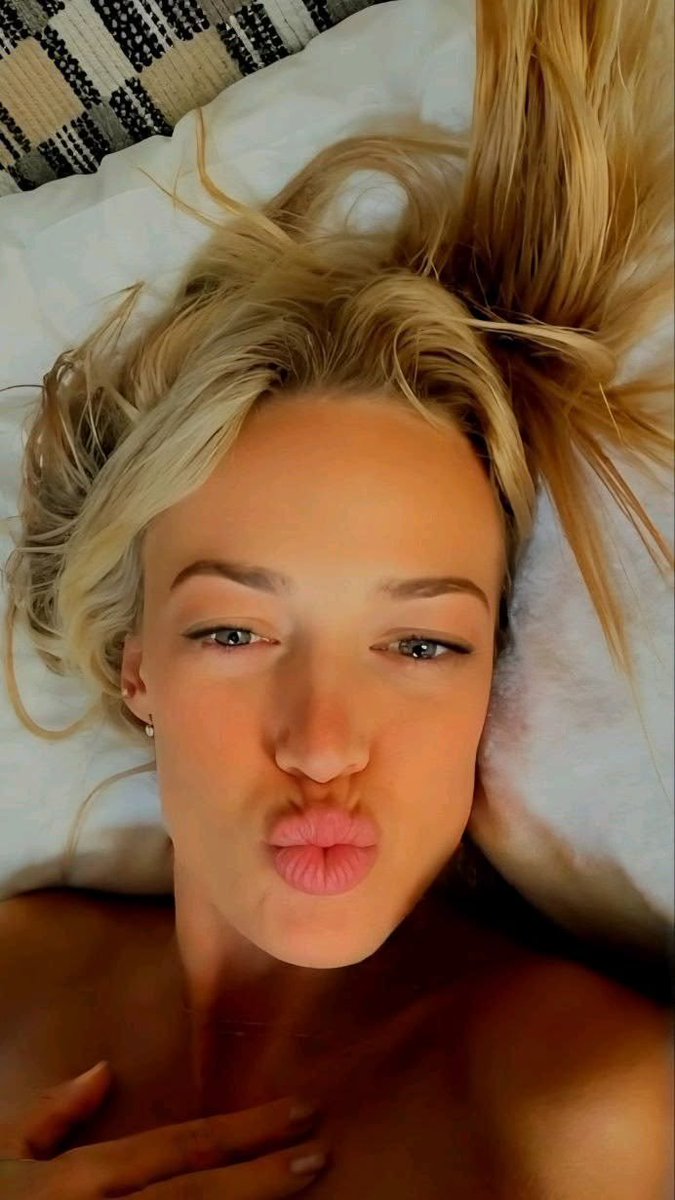 sophysteller's tweet photo. Take a kiss 💋😘 https://t.co/DO4lI8u0vV