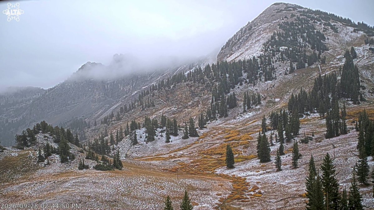 AltaSkiArea's tweet photo. Our first flakes of the season 🏔️

https://t.co/HI5bgg9kgo https://t.co/M3ANvLIYgH