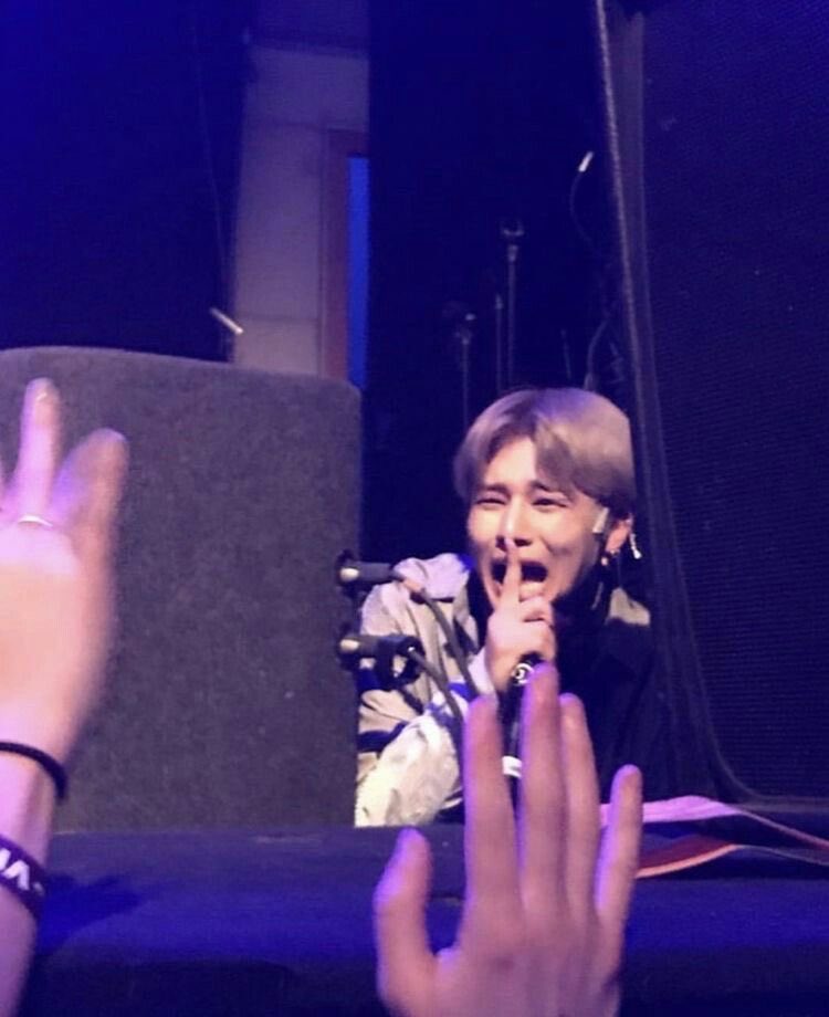 atiny_lyw's tweet photo. 오늘 시험 잘봐서 당당하게 
전시회랑 호종이 생카 갈게요🐢🥺 https://t.co/5Gig1hLtLj