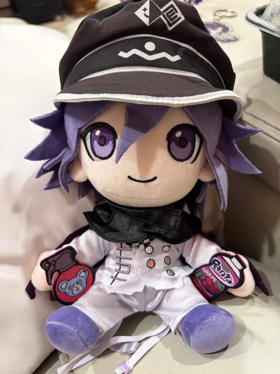 bonkiichii's tweet photo. hehhehh look it’s me as a plush! and merchandise! wowie! i am so small and soft and cuddly and squeezable! aren’t i the cutest thing you’ve ever seen?!?? 😋💜

@Vixiolatte thank yew for making the merch, it’s the best thing ever 🥹🫶 https://t.co/HrXoLfLu8U