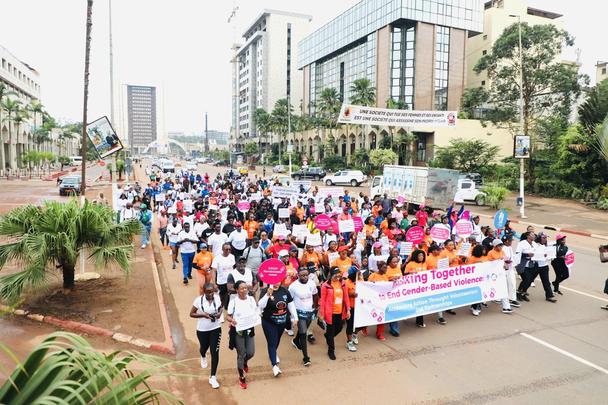 yeshealth1's tweet photo. ⚽️ Last Saturday in Yaoundé, @yeshealth1 took part in the Awareness Sport Work organized by @UN_Cameroon  led by RC @IssaSanogoUN, UN Women @RakyChaupin, UNV &amp; UNDP as part of #SDGWeekOfAction.

It also led a vibrant GBV awareness campaign, on #EndGBV. https://t.co/THEXgTr3YD