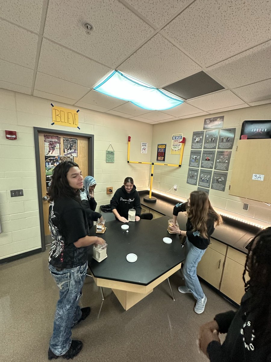 FPSCarlBen's tweet photo. Sanford’s very own, Mrs. Skolberg, attended our 8th grade High School Readiness class to do hand therapy activities for our Healthcare and Human Services career cluster in the Caring for Community unit. https://t.co/azhJuHhsFl