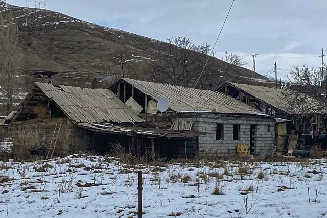 MediaAz1's tweet photo. Как исчез след села, где жили азербайджанцы? Исследована забытая история Гюлидуза.
https://t.co/j38c8mqwql
#новости #mediaaz #Азербайджан #Южныйкавказ #общество #гюлидуз https://t.co/SZzx3Wbn6m