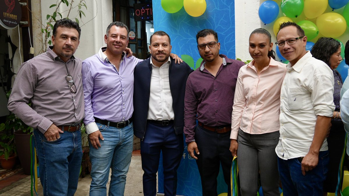 luicacerg's tweet photo. Crecimos, nos organizamos y construimos este camino paso a paso 🌱 

Hoy Raíces inicia una nueva etapa: ya somos partido político.

#raices #Guatemala #raicesguate #comunidad https://t.co/fQfQrZHhRr