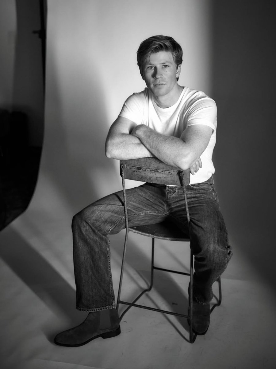 RobertIrwin's tweet photo. A very rare glimpse of me sitting still for once. https://t.co/vCAWsFVDiX