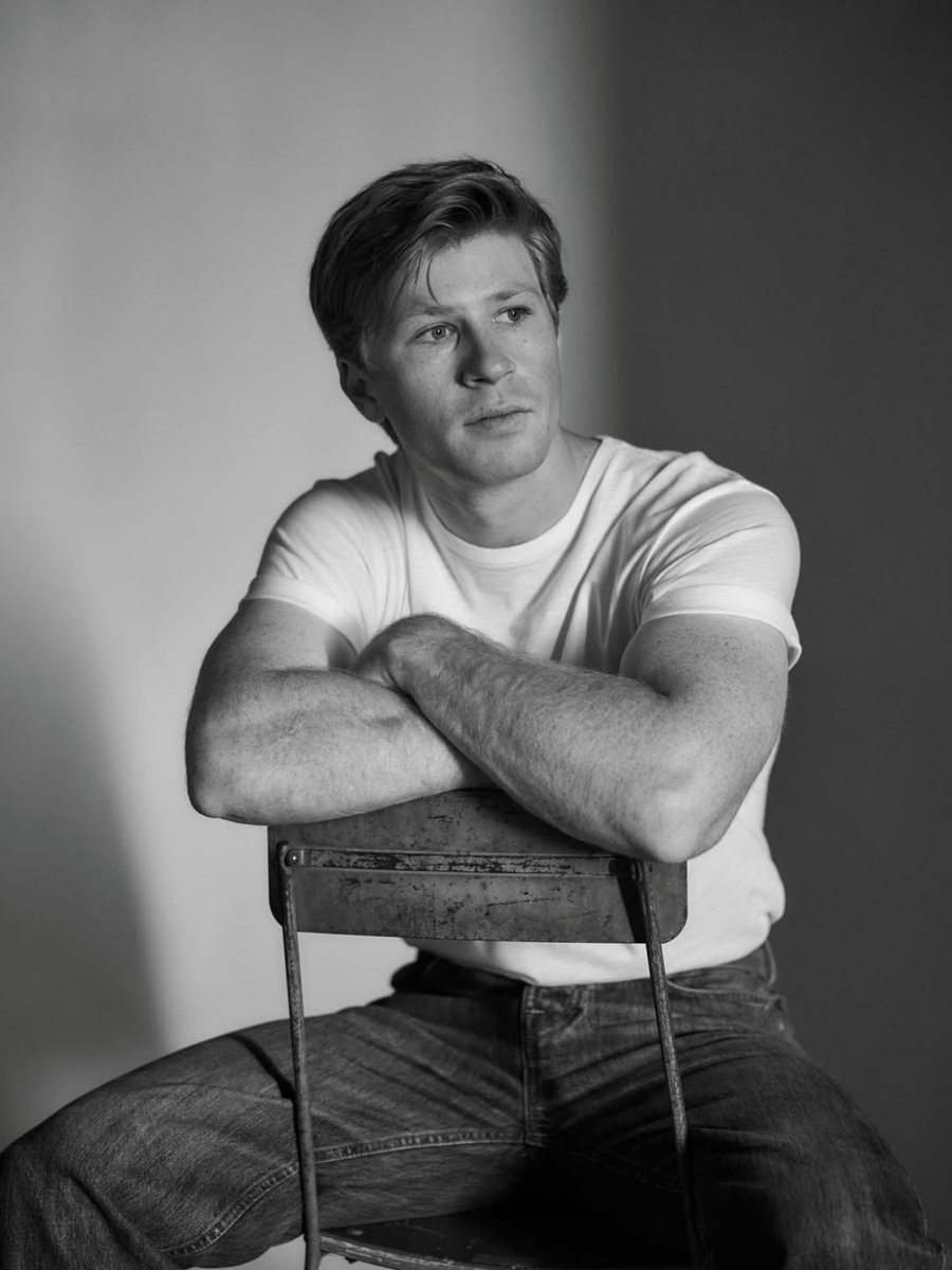 RobertIrwin's tweet photo. A very rare glimpse of me sitting still for once. https://t.co/vCAWsFVDiX