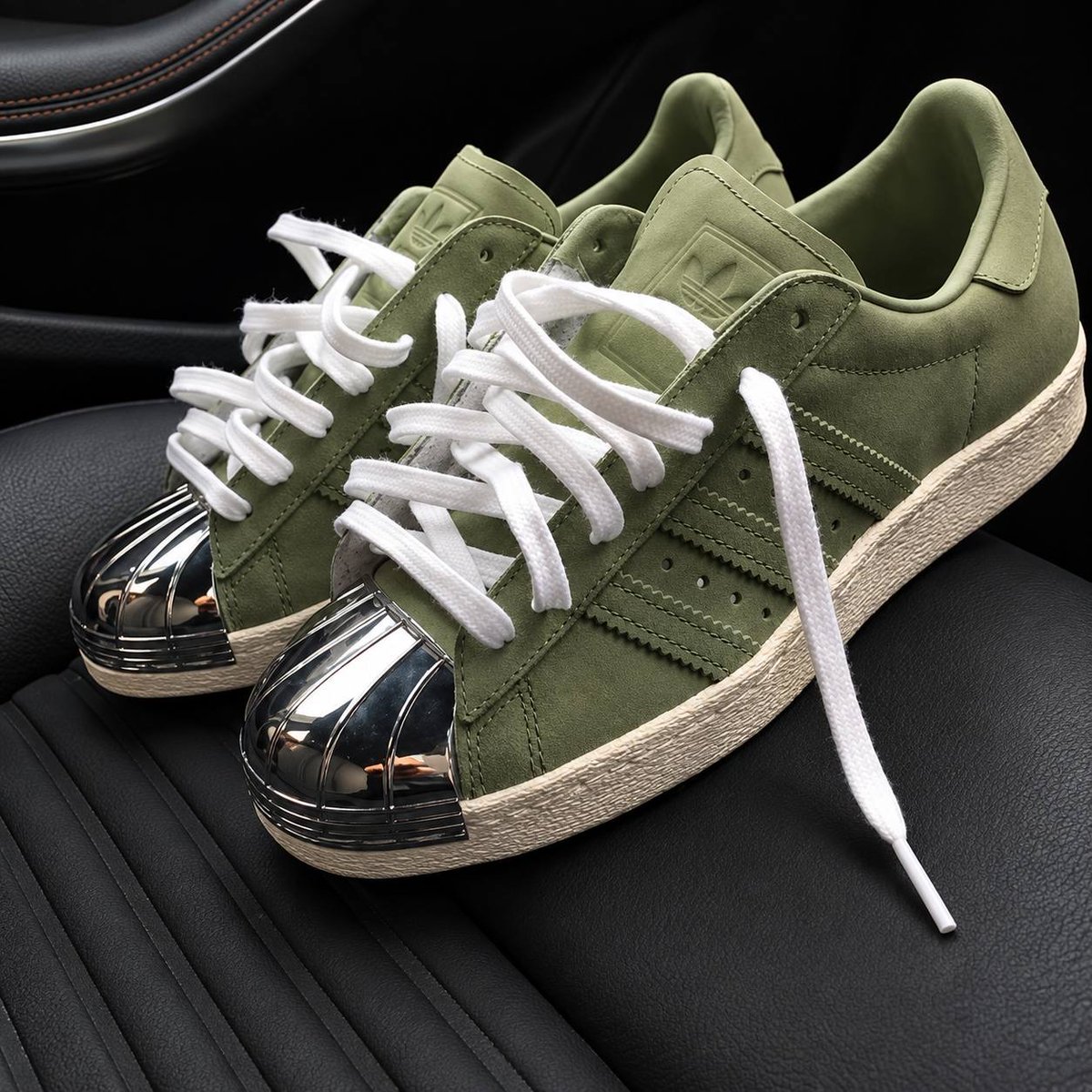 taergp's tweet photo. Adidas https://t.co/Cs1H1rFyAT