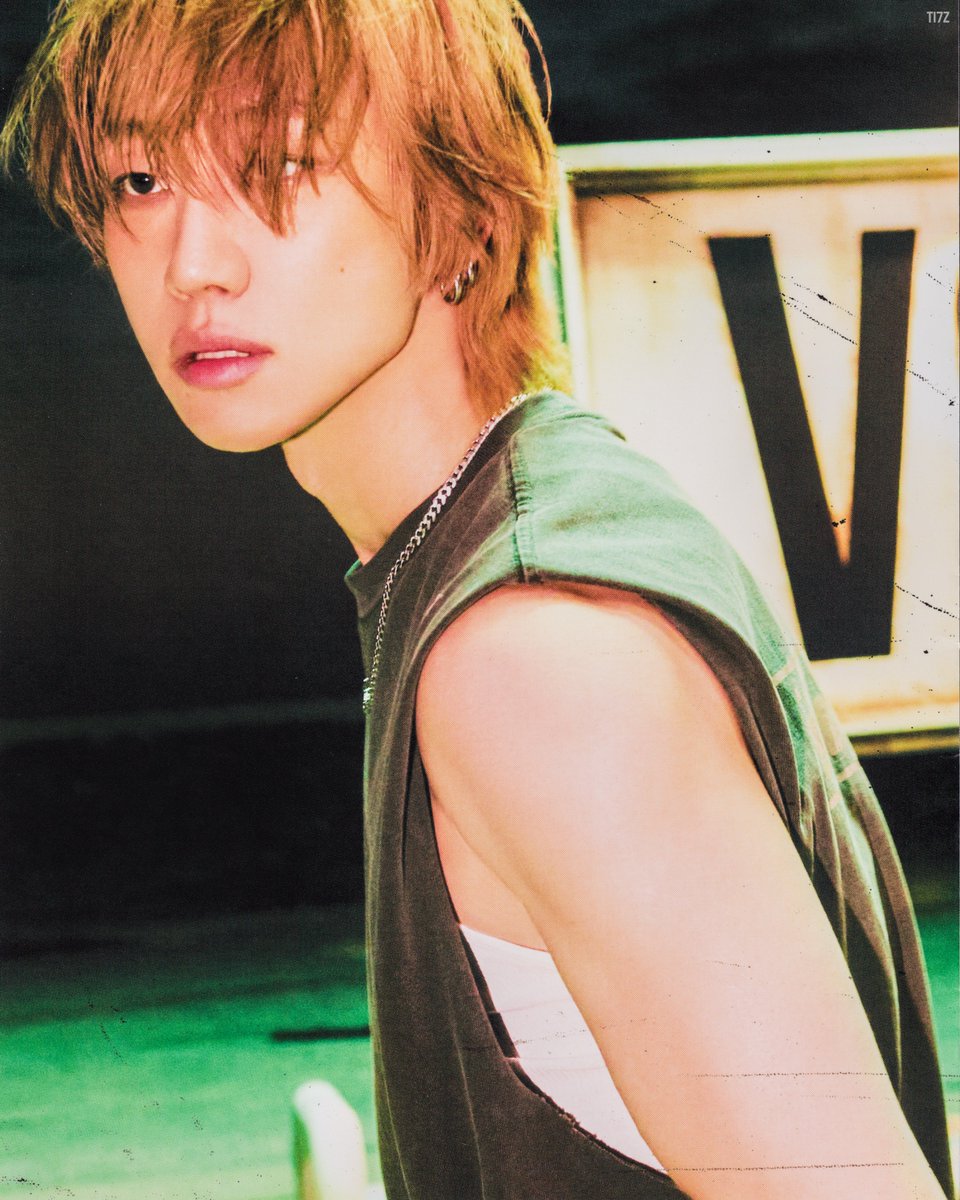 team17zip's tweet photo. [SCAN] V8

— THE8
REV VER. (MINI PHOTOBOOK)

#V8 #THE8 #디에잇 https://t.co/5iXJyXIYQ6