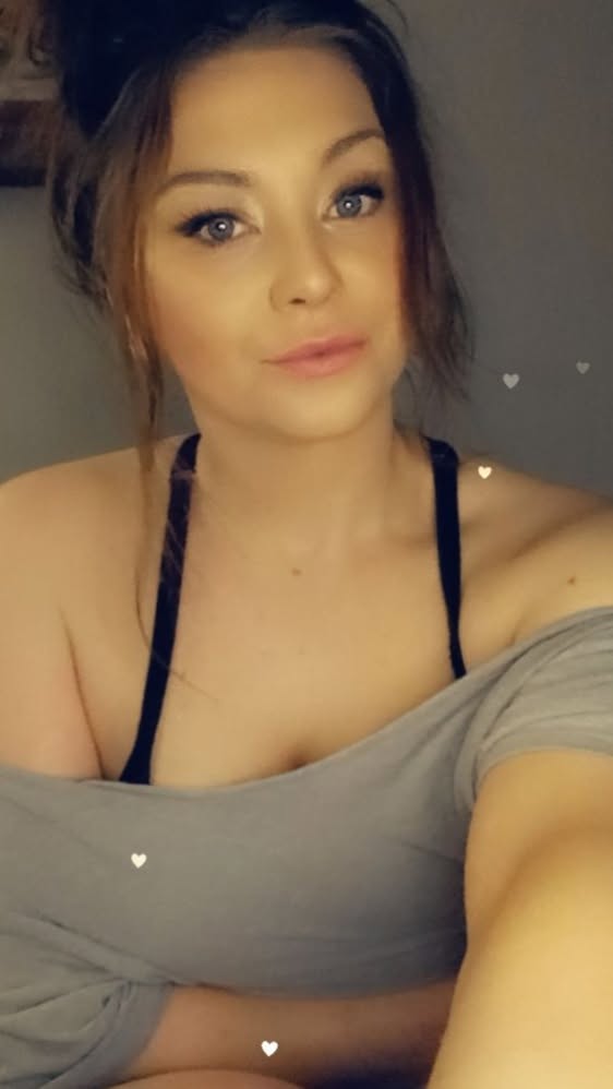 kuck4mama's tweet photo. Heres my fat titted white mom 😵‍💫 Her names Summer and she's 36! Please use her for goonfuel 💦😵‍💫🥴 Dms open  #cuckson https://t.co/uZIpqa0skd