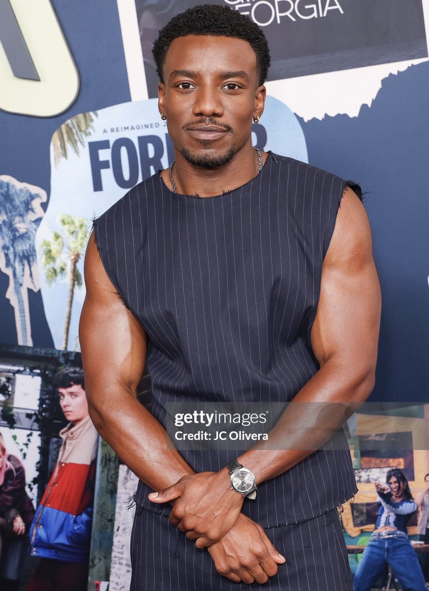 mr_flydotcom's tweet photo. Why is no one talking about Chibuche from A Different World?! His acting was A1. There were so many layers to his performance from the sadness, passion, anger and let’s talk about the body, because that body was a 10. Even better than the main guy. 🤭😂 Just saying. https://t.co/4pefnT7e2q