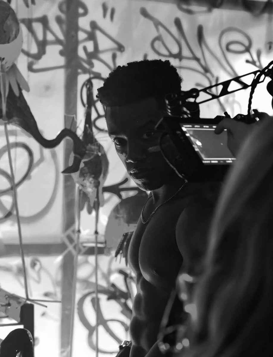 mr_flydotcom's tweet photo. Why is no one talking about Chibuche from A Different World?! His acting was A1. There were so many layers to his performance from the sadness, passion, anger and let’s talk about the body, because that body was a 10. Even better than the main guy. 🤭😂 Just saying. https://t.co/4pefnT7e2q